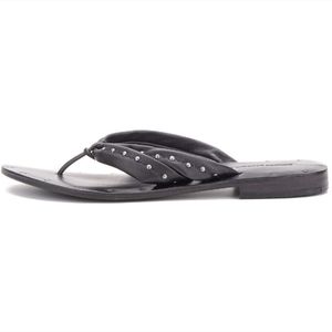 "NWB" black leather thong sandals 🩴